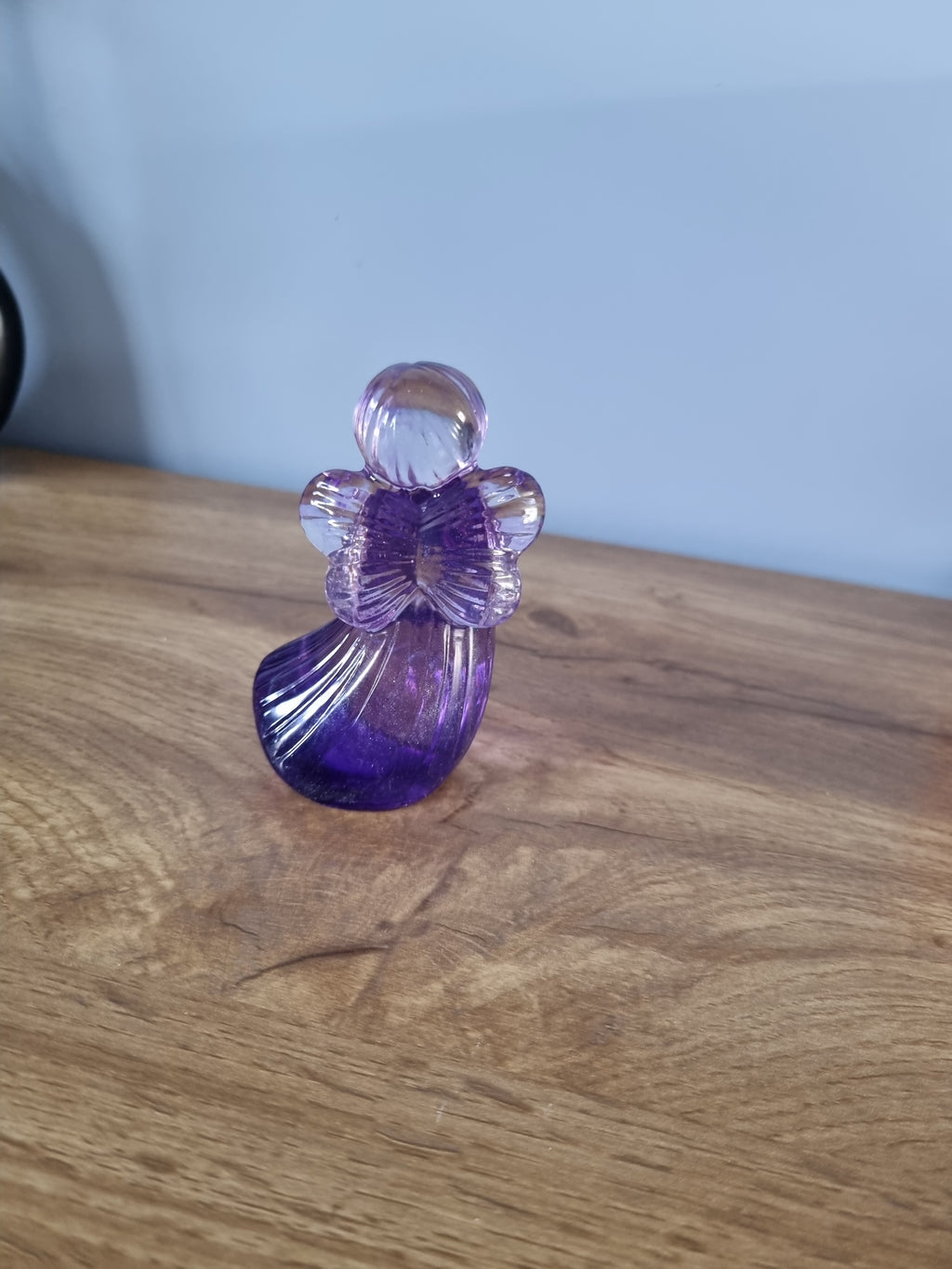 Angel figure