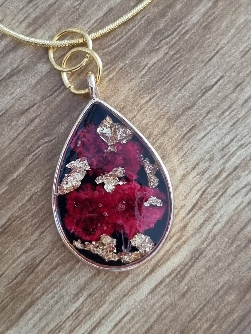 Teardrop flower pendant