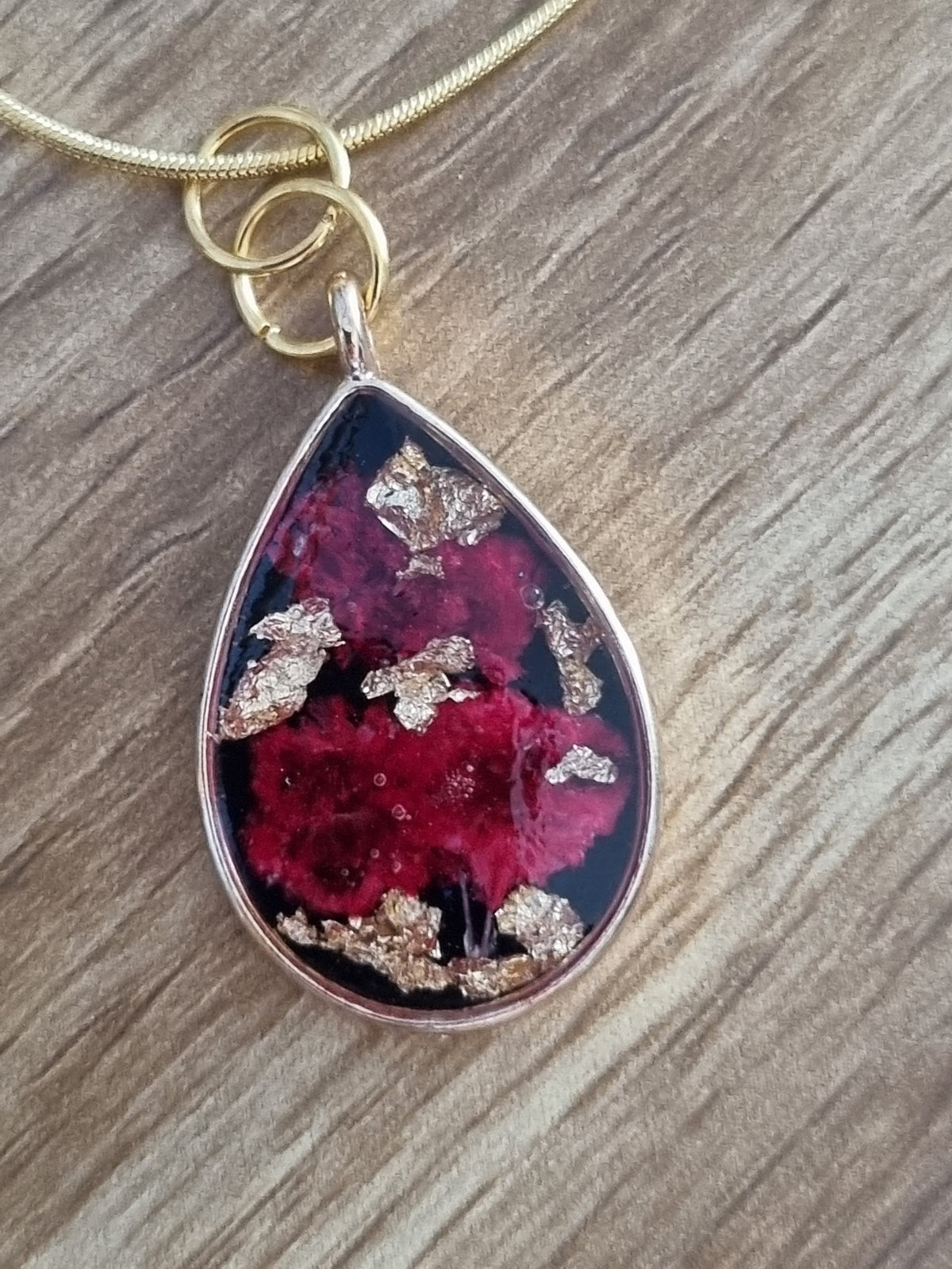 Teardrop flower pendant